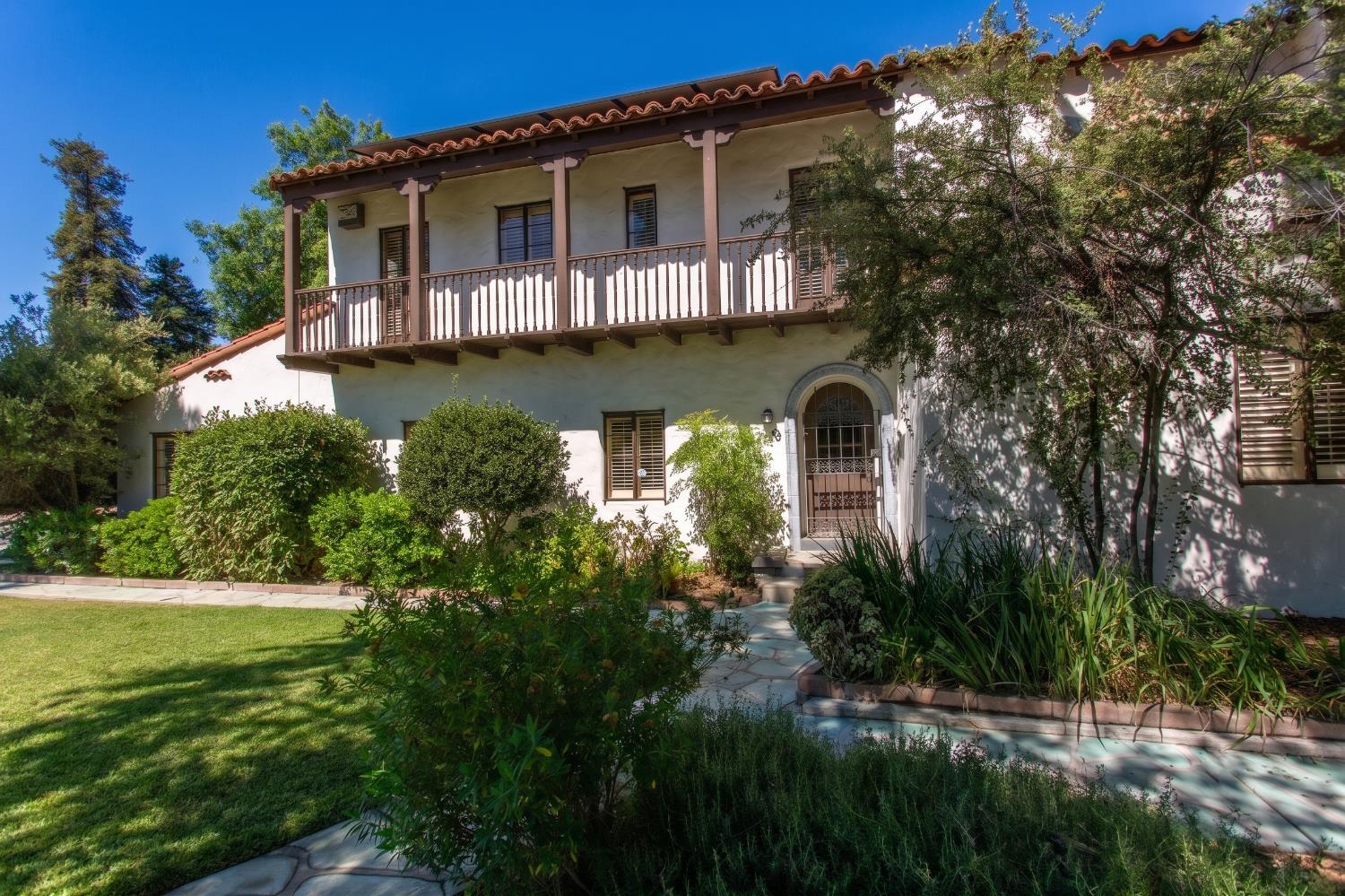 1419 S 6th St, Los Banos, CA 93635