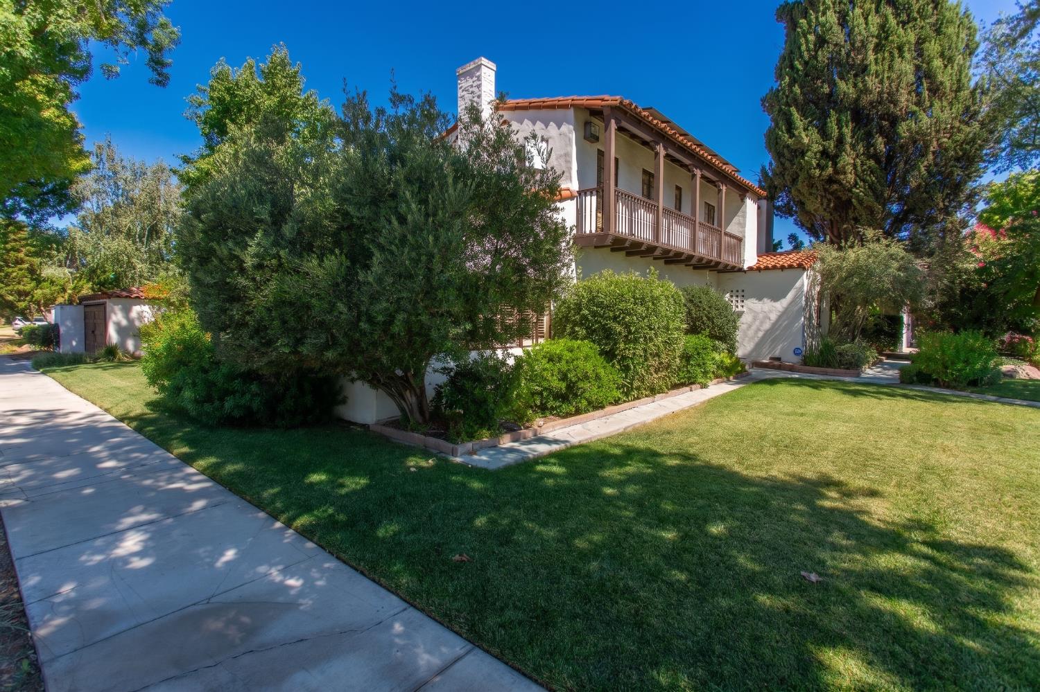 1419 S 6th St, Los Banos, CA 93635
