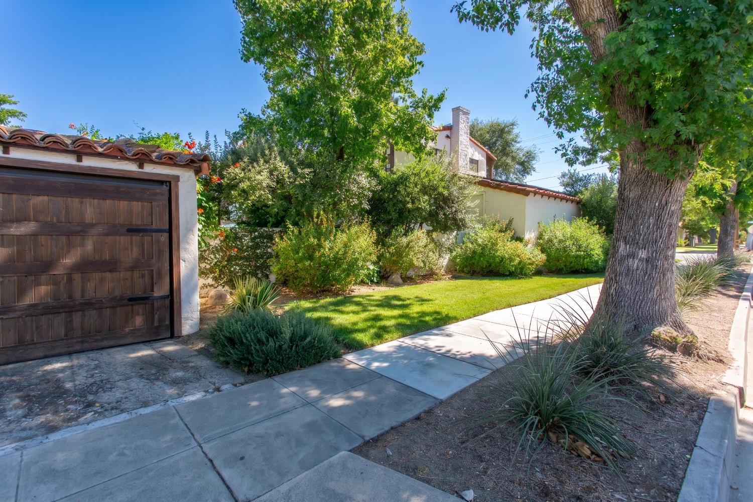 1419 S 6th St, Los Banos, CA 93635