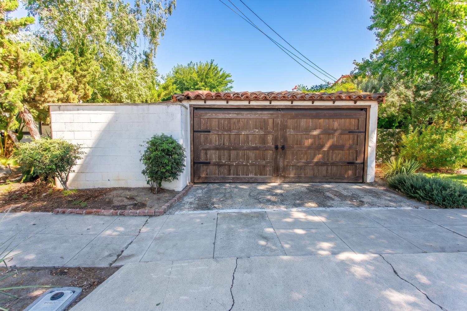 1419 S 6th St, Los Banos, CA 93635