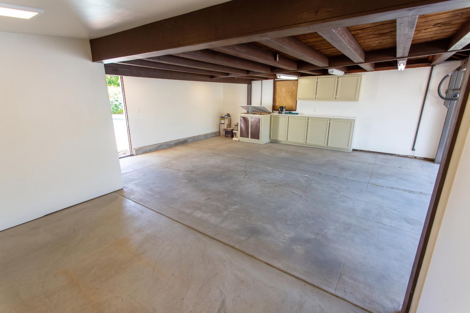 1419 S 6th St, Los Banos, CA 93635