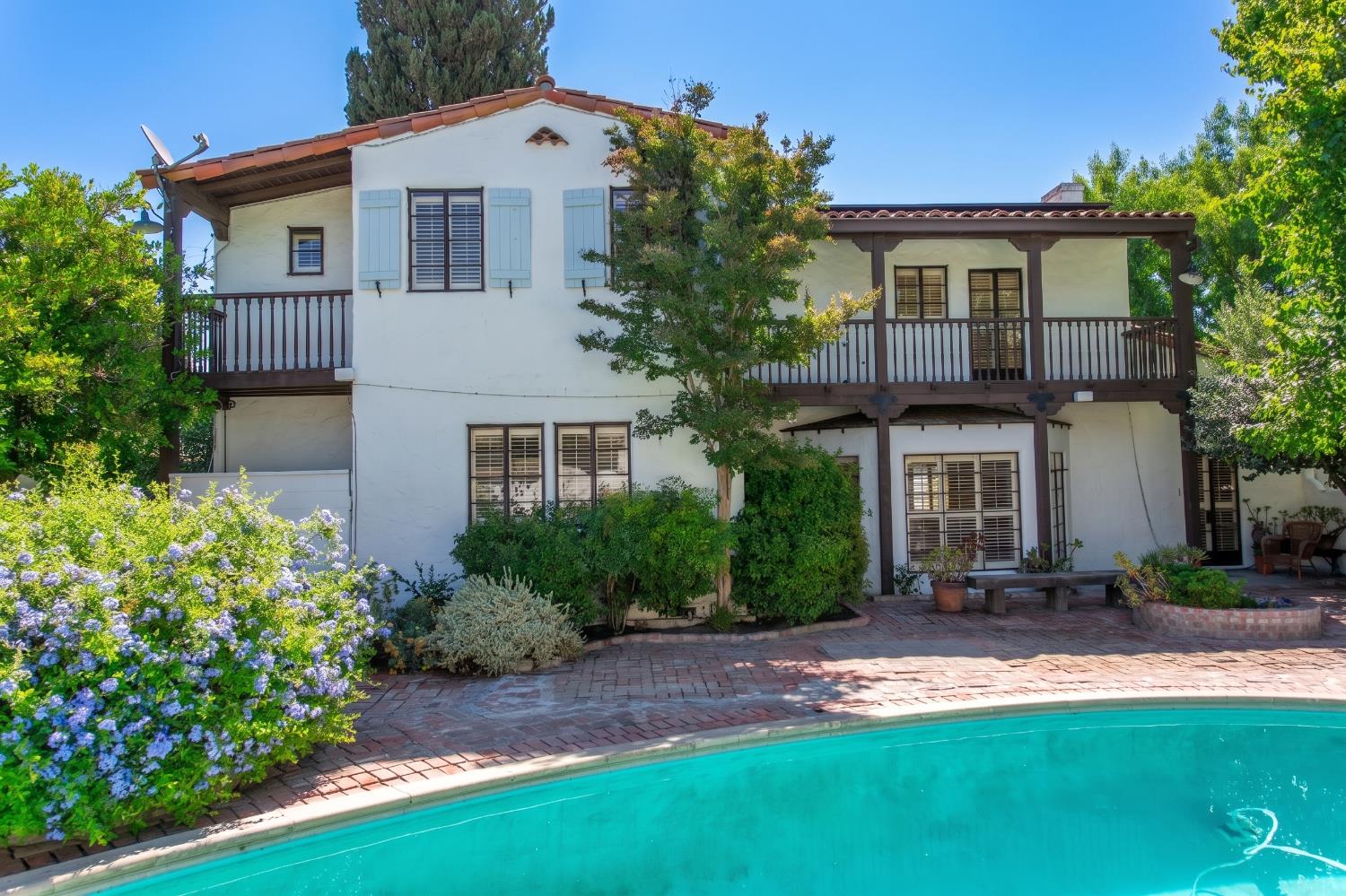 1419 S 6th St, Los Banos, CA 93635