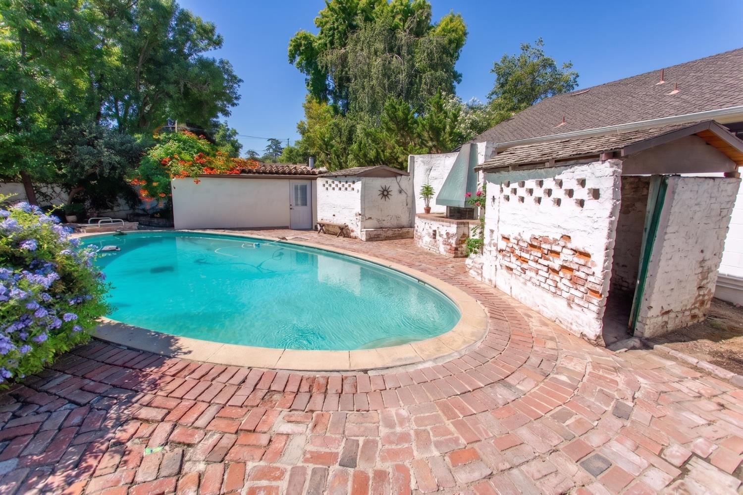 1419 S 6th St, Los Banos, CA 93635