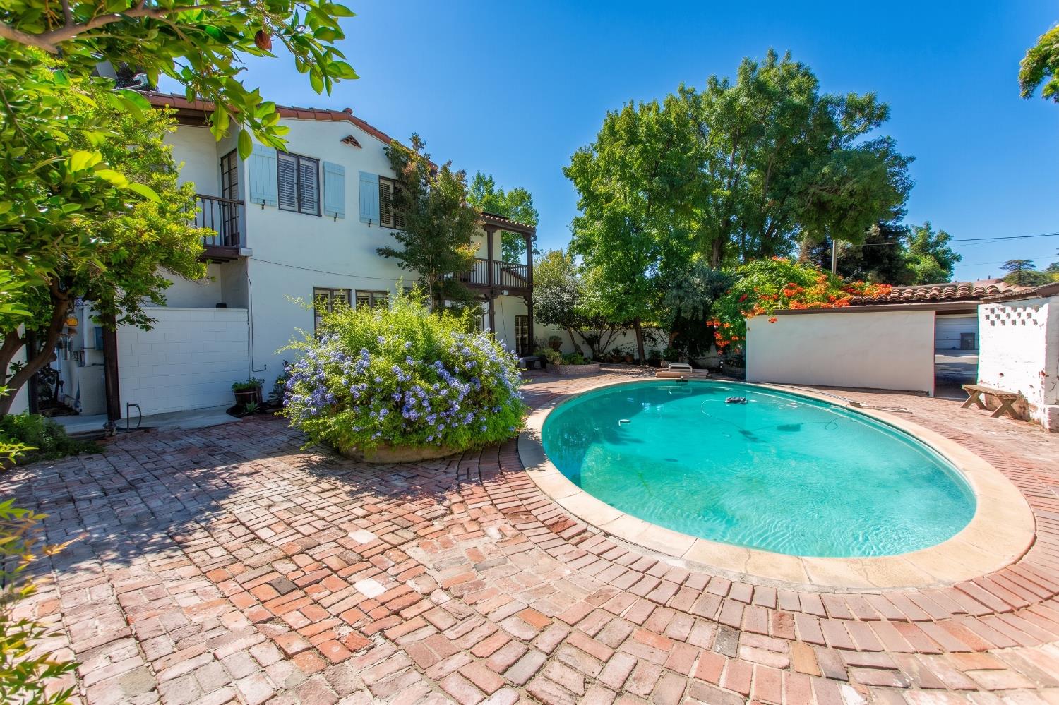 1419 S 6th St, Los Banos, CA 93635