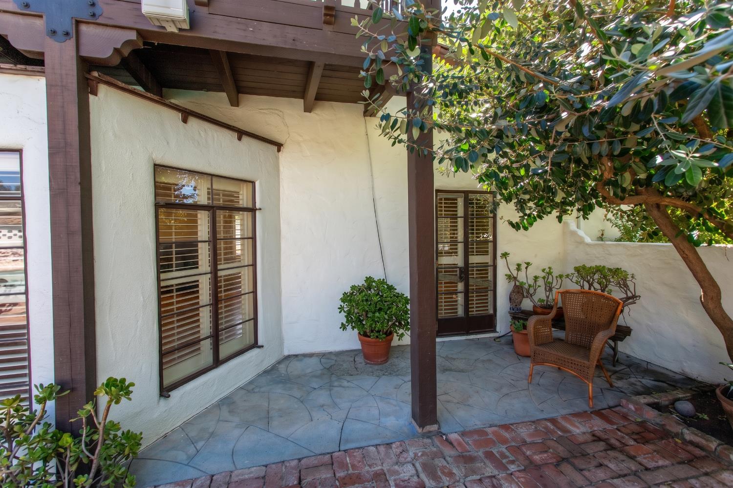 1419 S 6th St, Los Banos, CA 93635