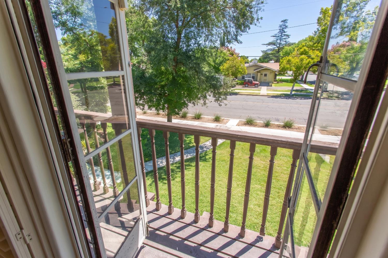 1419 S 6th St, Los Banos, CA 93635