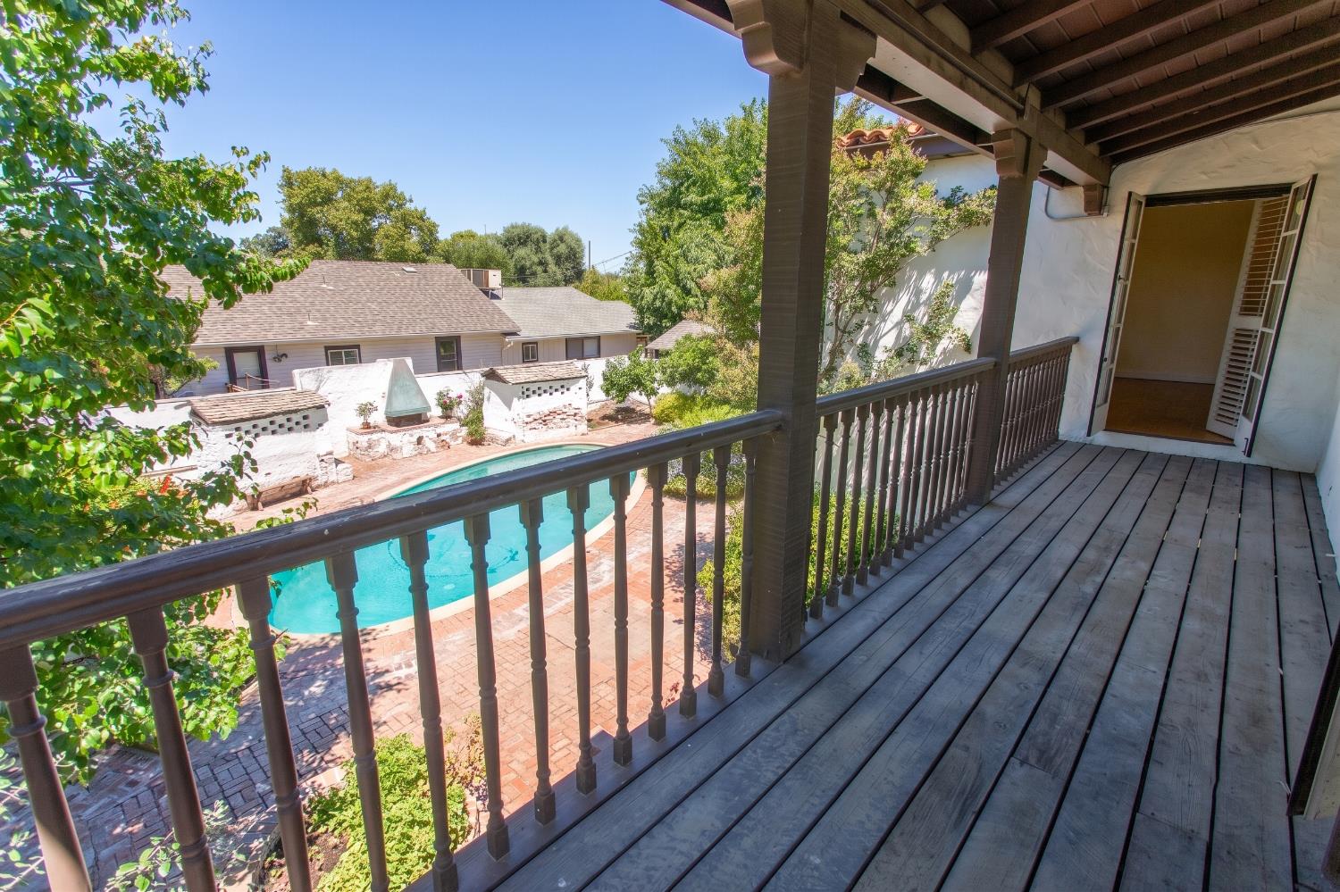 1419 S 6th St, Los Banos, CA 93635