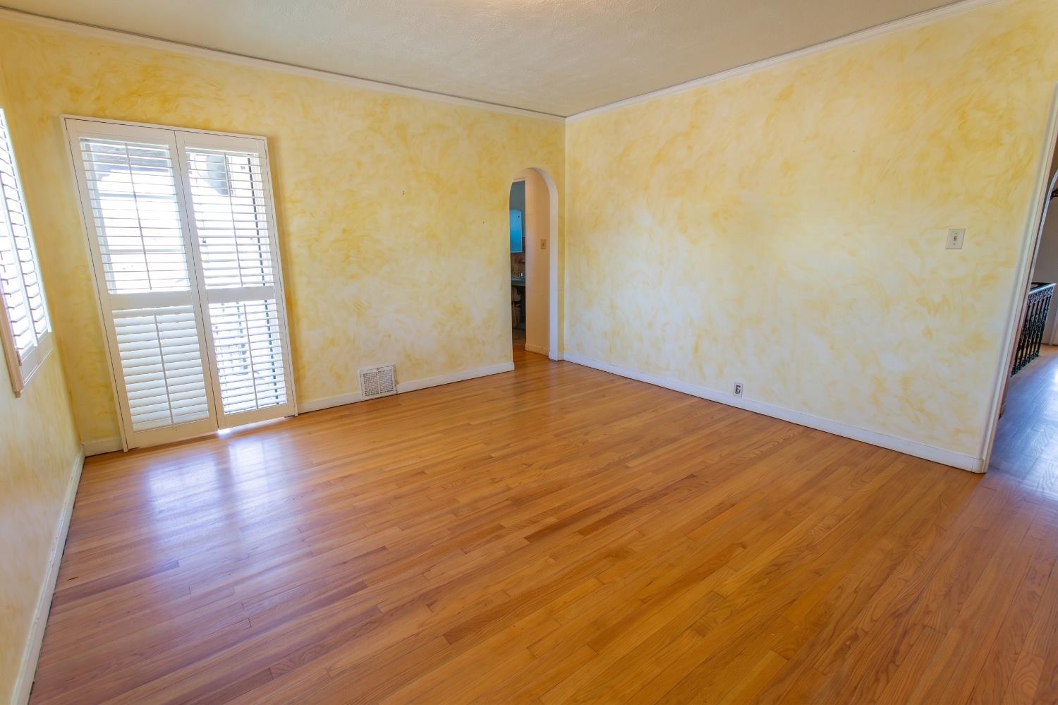 1419 S 6th St, Los Banos, CA 93635