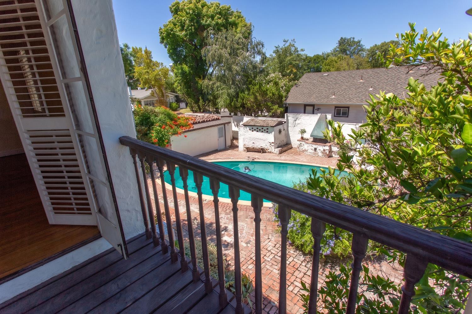 1419 S 6th St, Los Banos, CA 93635