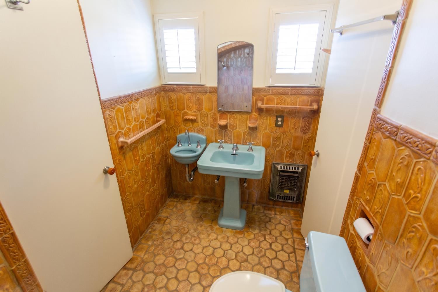 1419 S 6th St, Los Banos, CA 93635