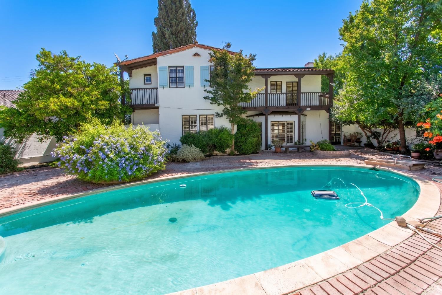 1419 S 6th St, Los Banos, CA 93635
