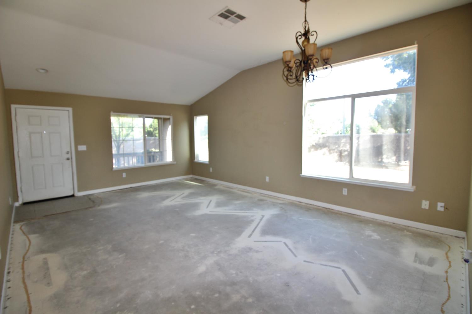 5456 Homewood Way, Riverbank, CA 95367