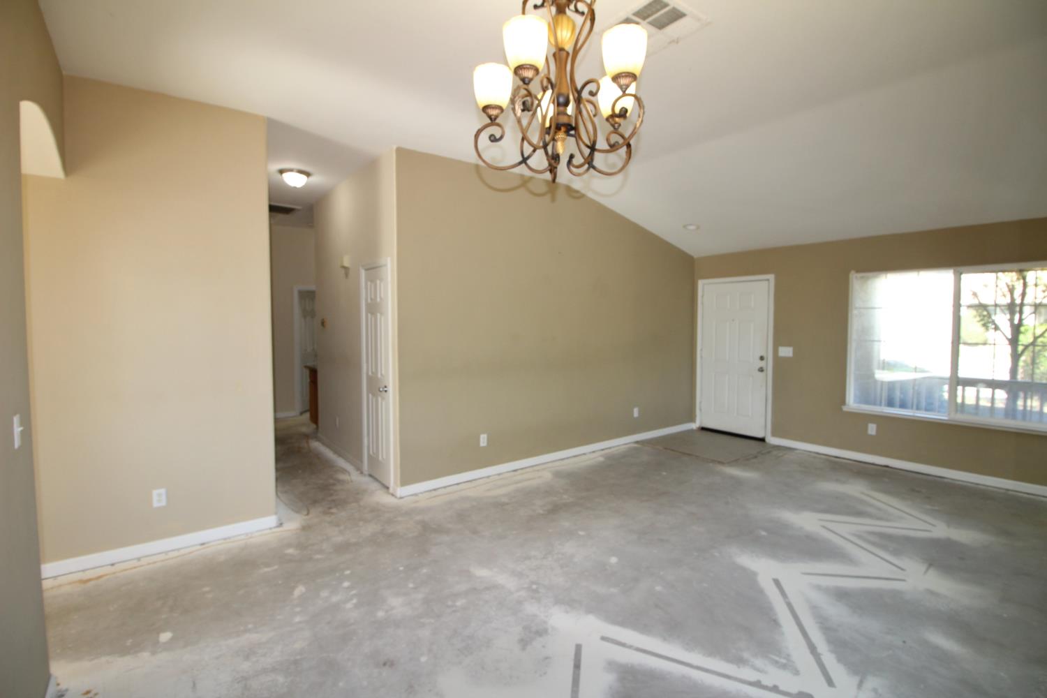 5456 Homewood Way, Riverbank, CA 95367