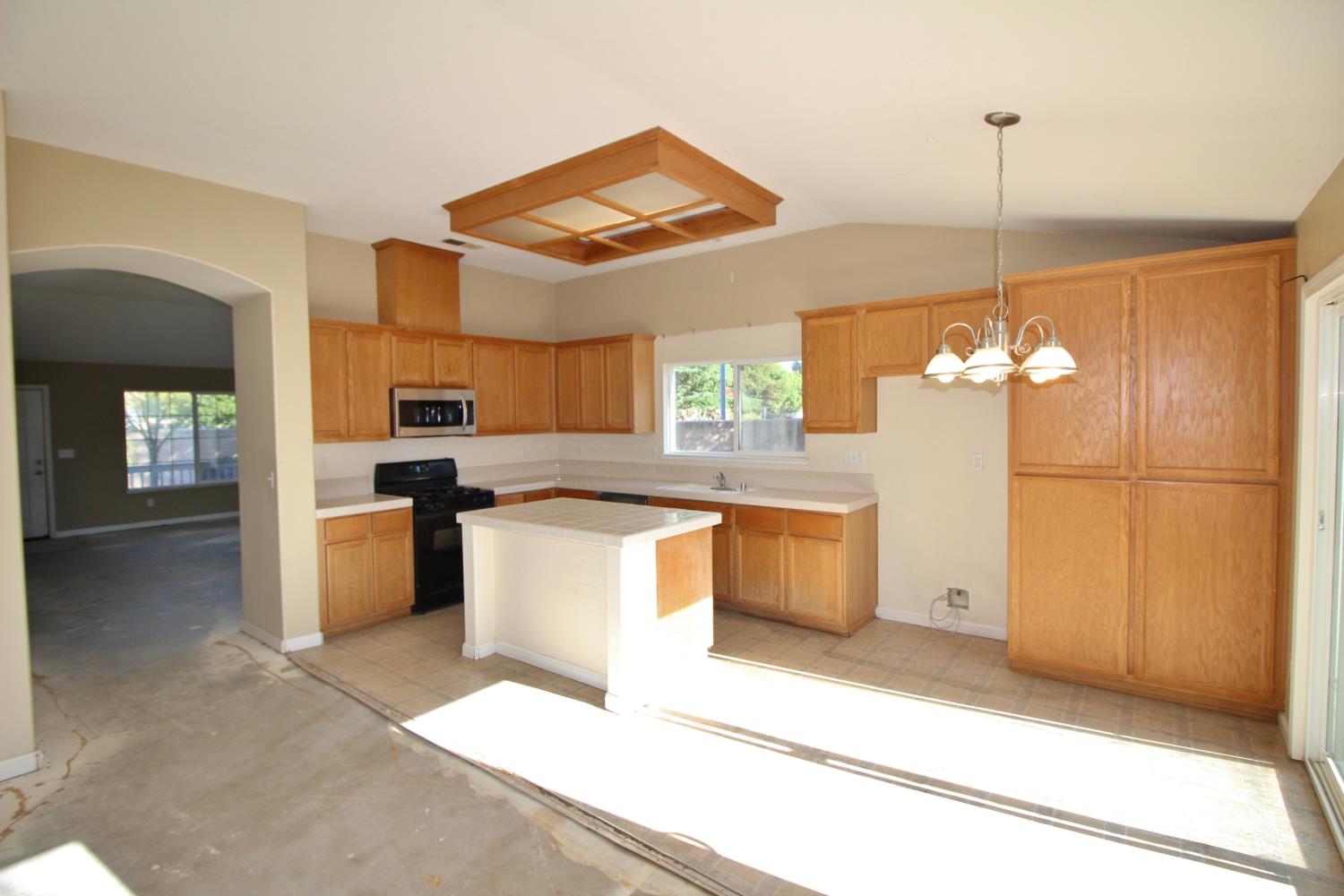 5456 Homewood Way, Riverbank, CA 95367