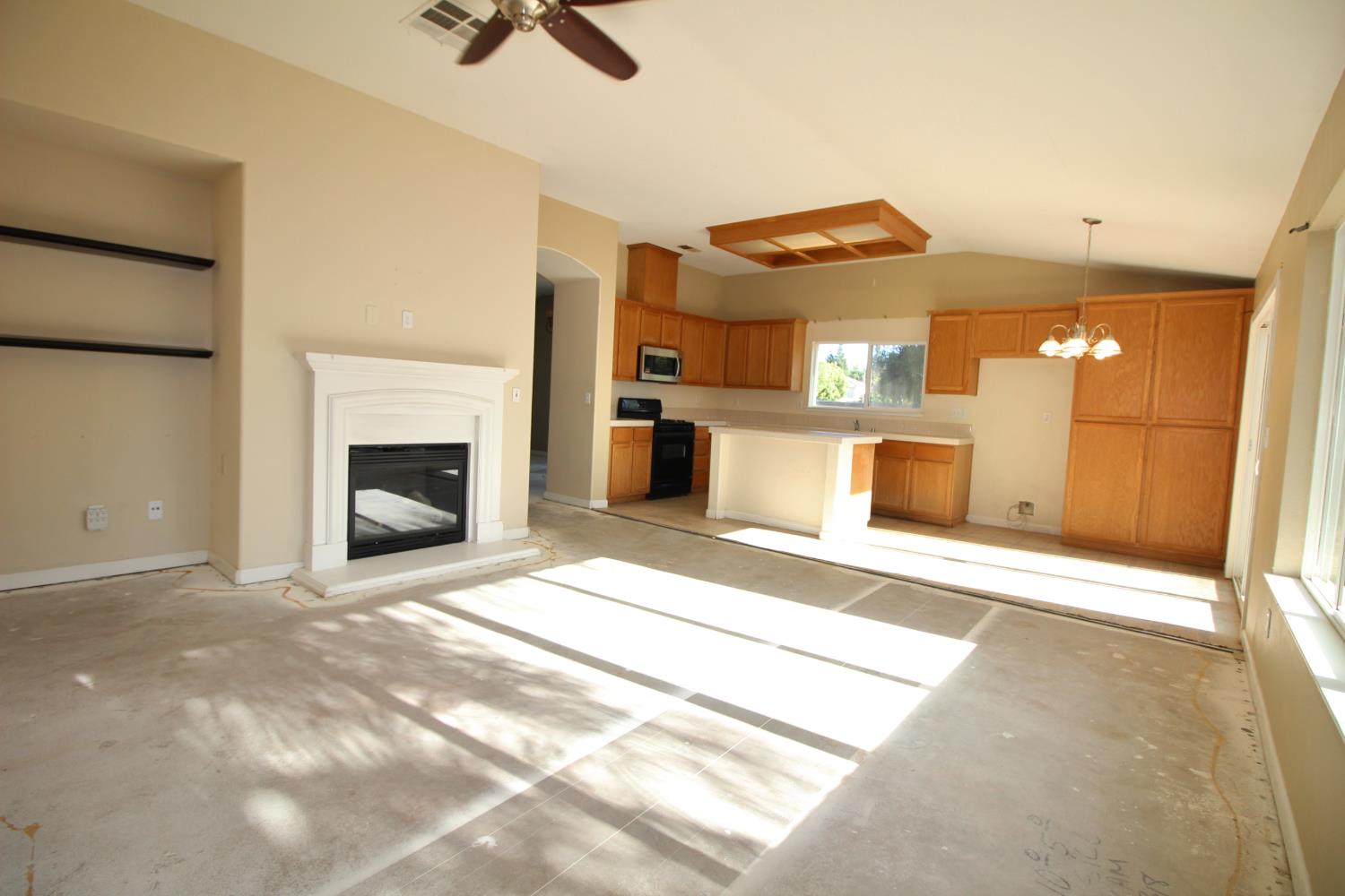 5456 Homewood Way, Riverbank, CA 95367