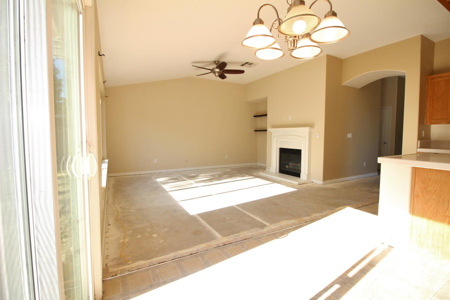 5456 Homewood Way, Riverbank, CA 95367