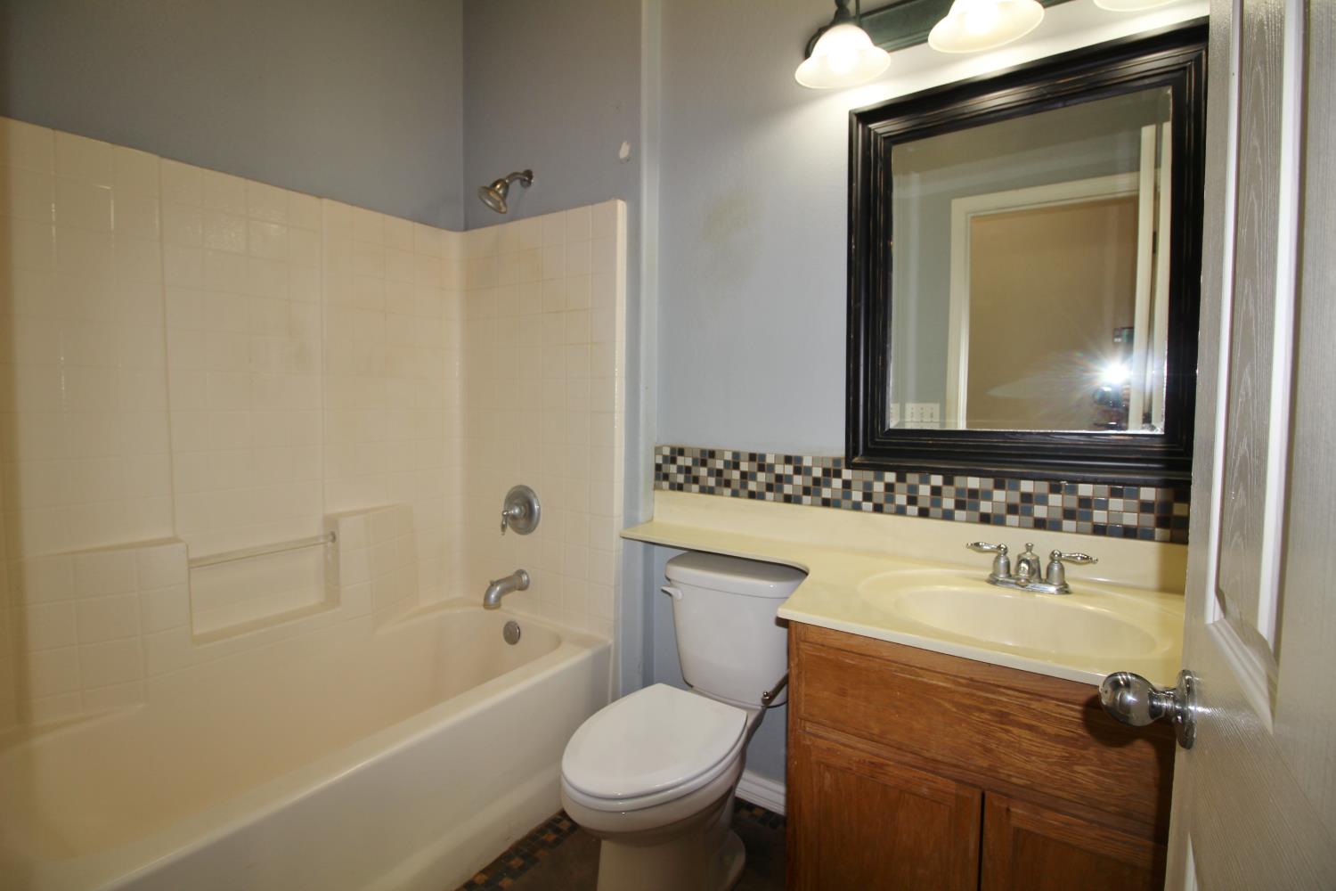 5456 Homewood Way, Riverbank, CA 95367