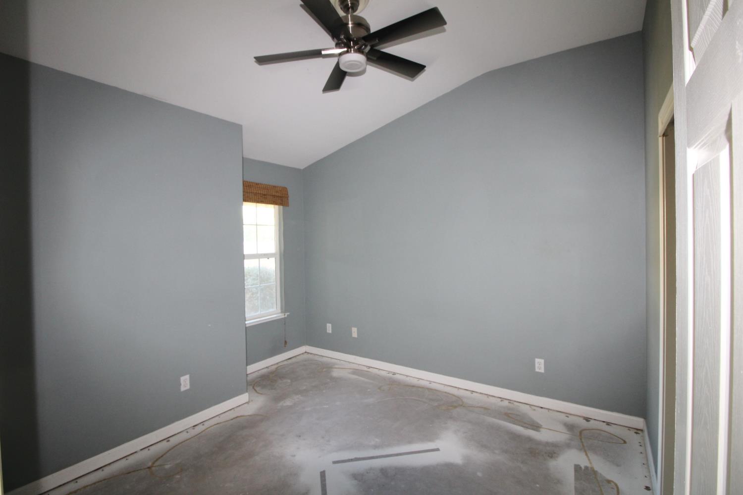 5456 Homewood Way, Riverbank, CA 95367