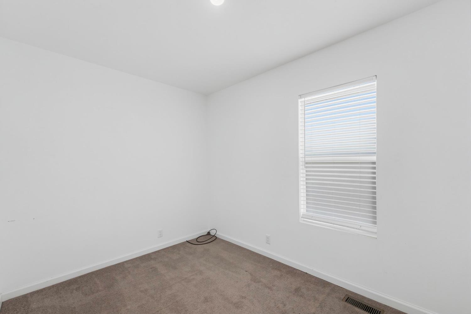 1412 S 1st St #21, Turlock, CA 95380