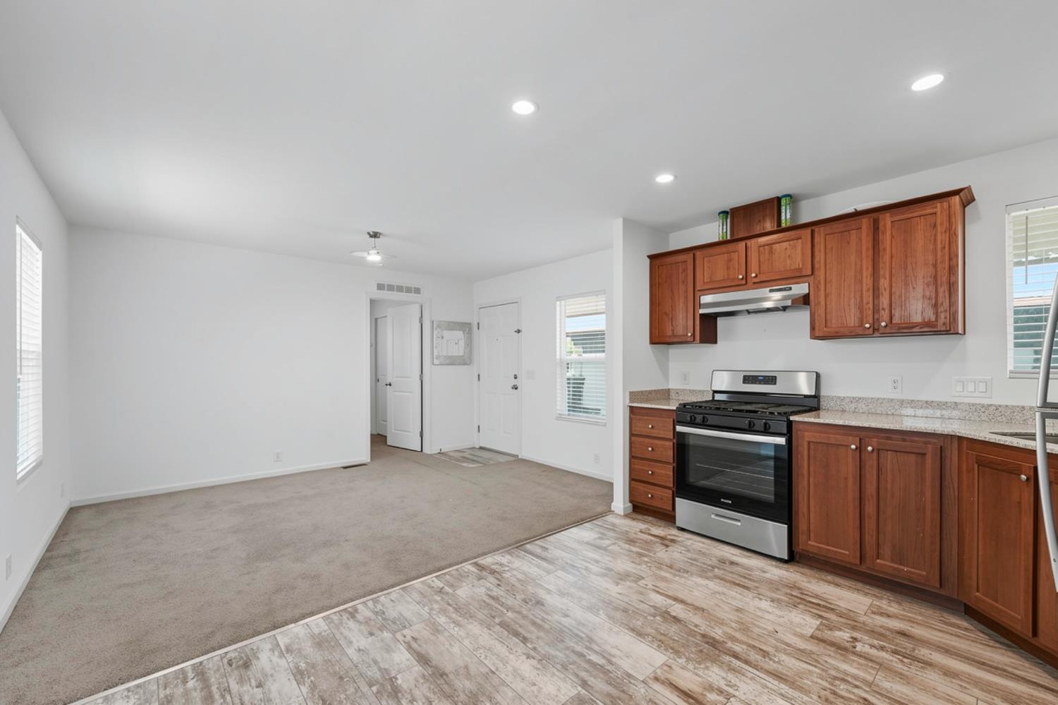 1412 S 1st St #21, Turlock, CA 95380