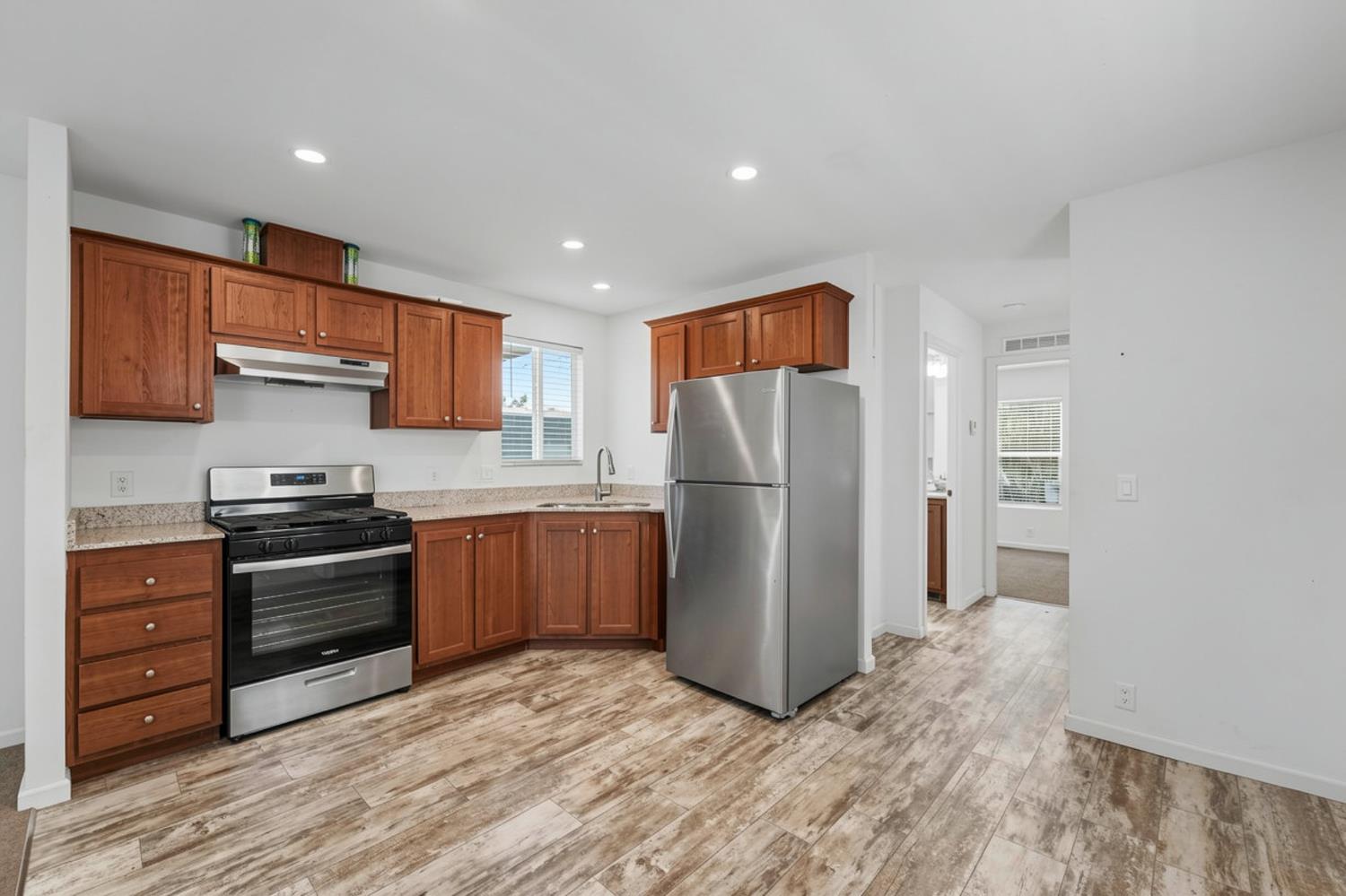 1412 S 1st St #21, Turlock, CA 95380