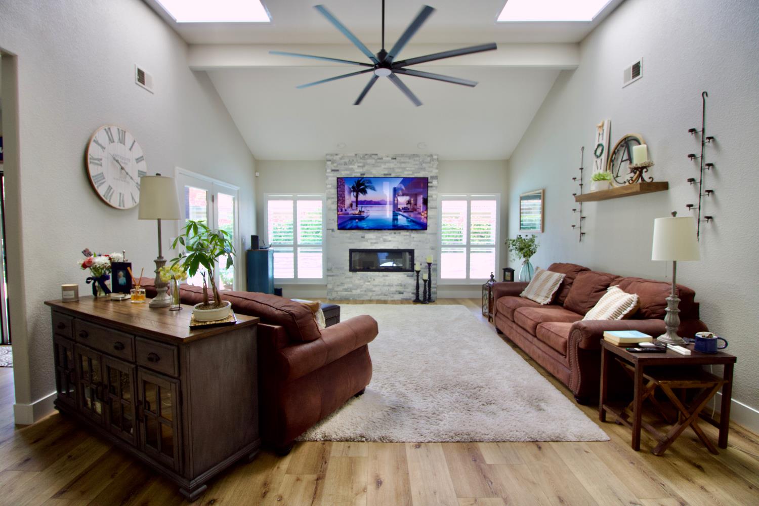 912 Bogarin Ln, Ripon, CA 95366