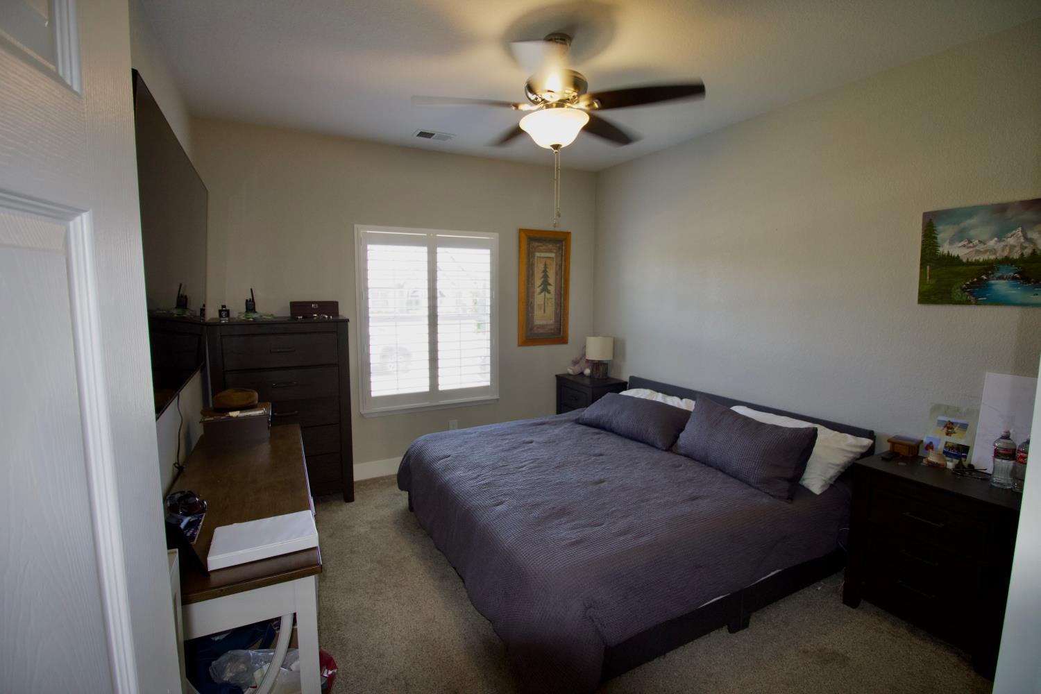 912 Bogarin Ln, Ripon, CA 95366
