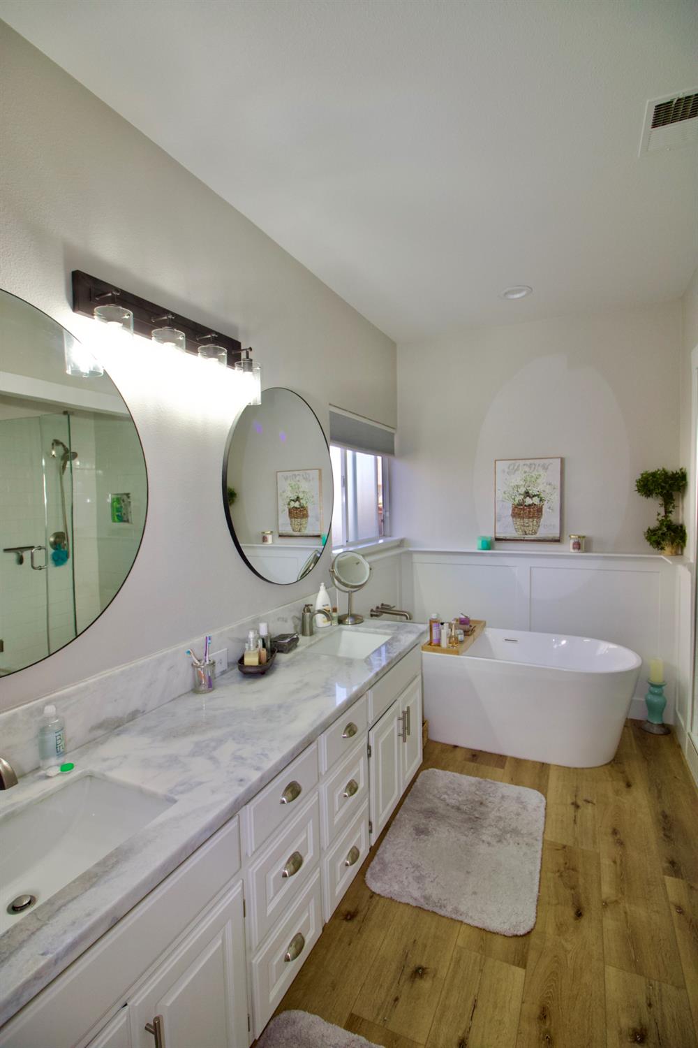 912 Bogarin Ln, Ripon, CA 95366