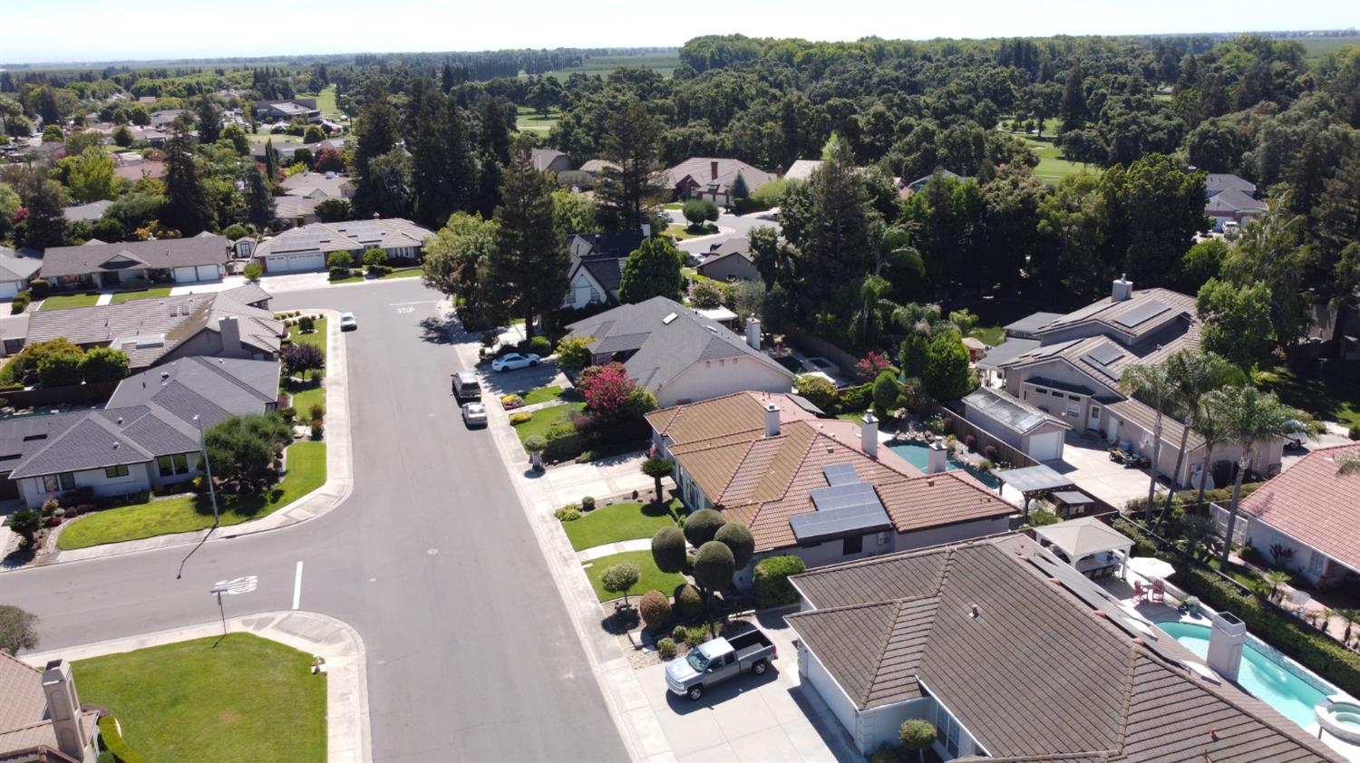 912 Bogarin Ln, Ripon, CA 95366