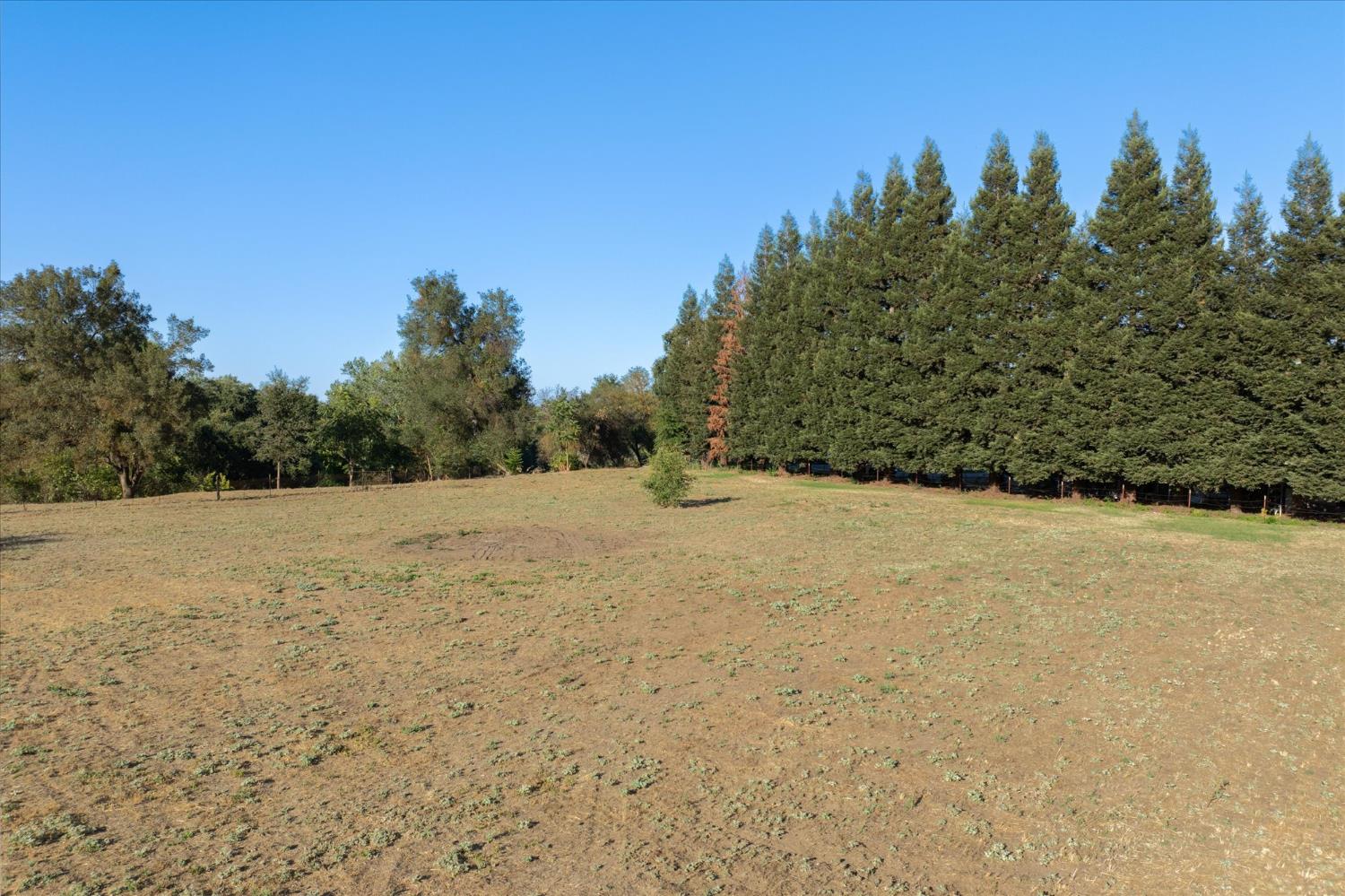 13749 Lancaster Rd, Oakdale, CA 95361