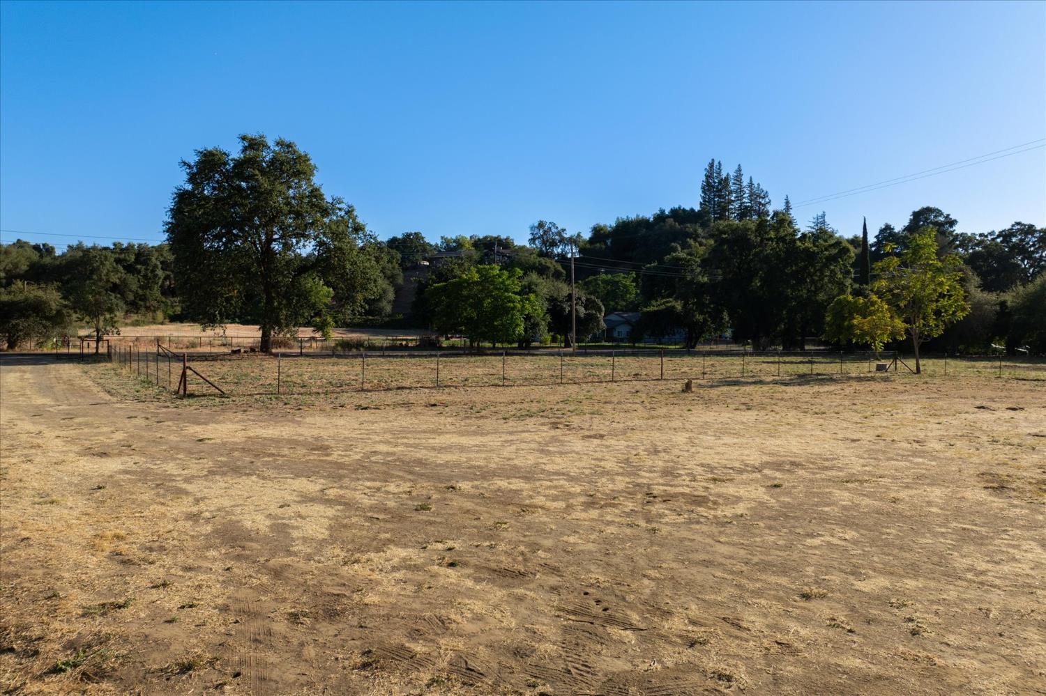 13749 Lancaster Rd, Oakdale, CA 95361