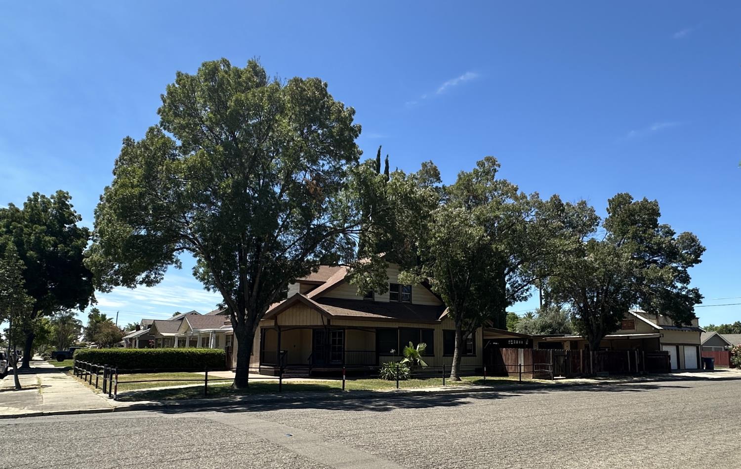 230 N 3rd St, Patterson, CA 95363