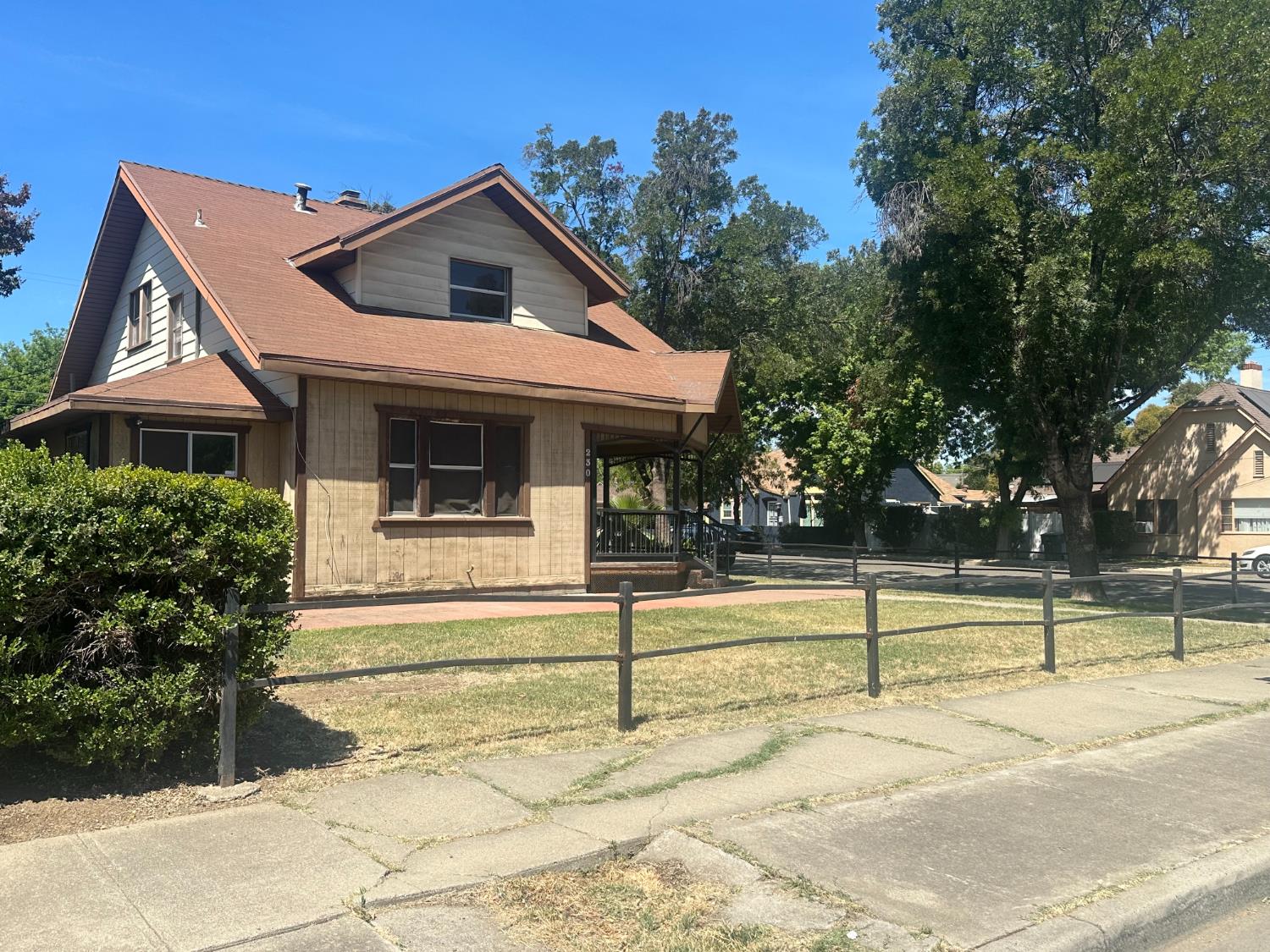 230 N 3rd St, Patterson, CA 95363