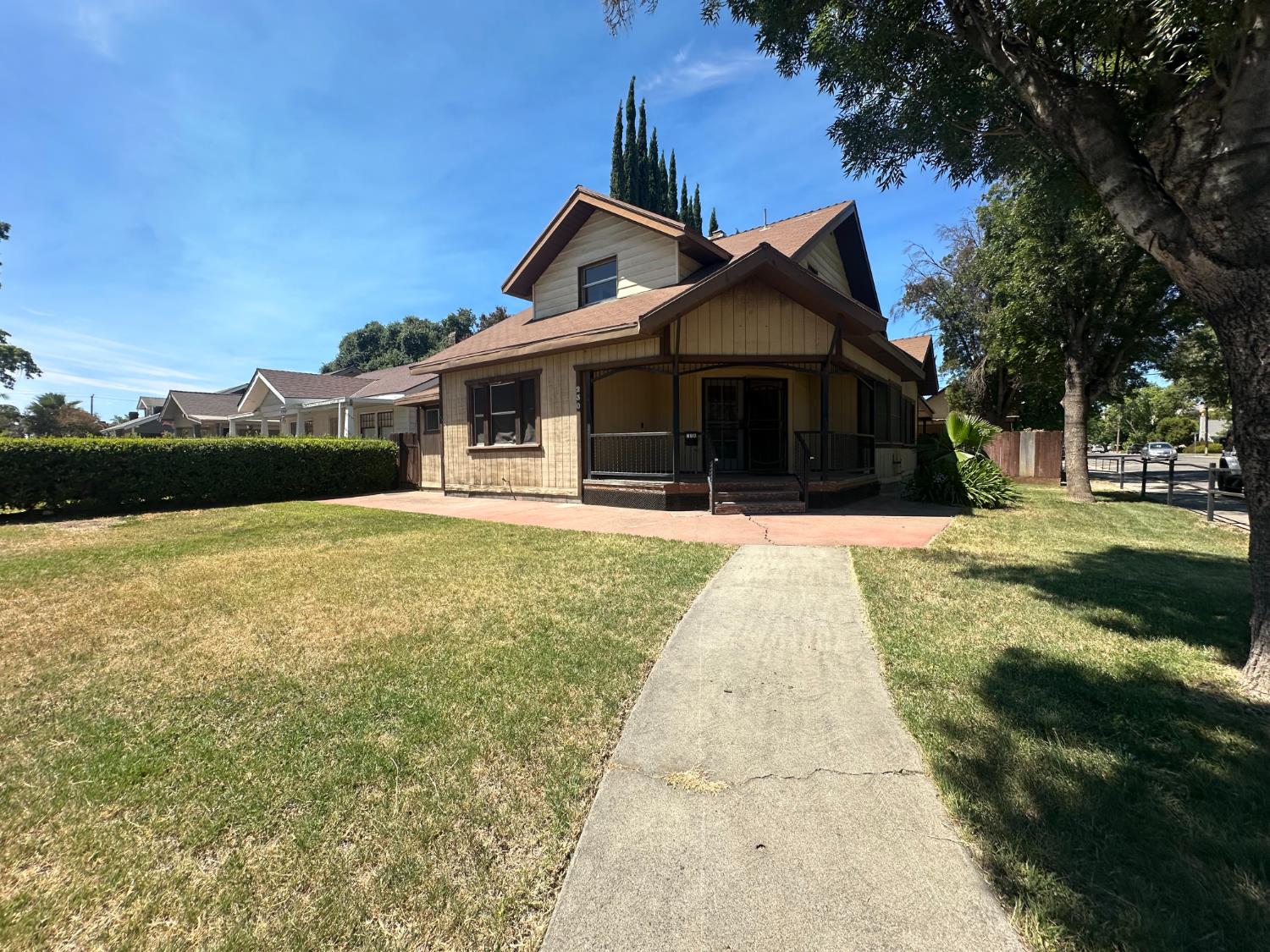 230 N 3rd St, Patterson, CA 95363