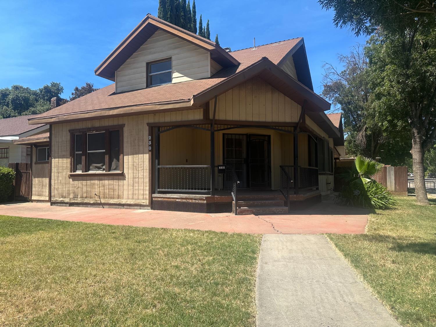 230 N 3rd St, Patterson, CA 95363