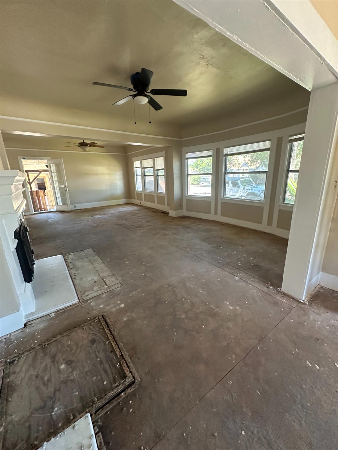 230 N 3rd St, Patterson, CA 95363
