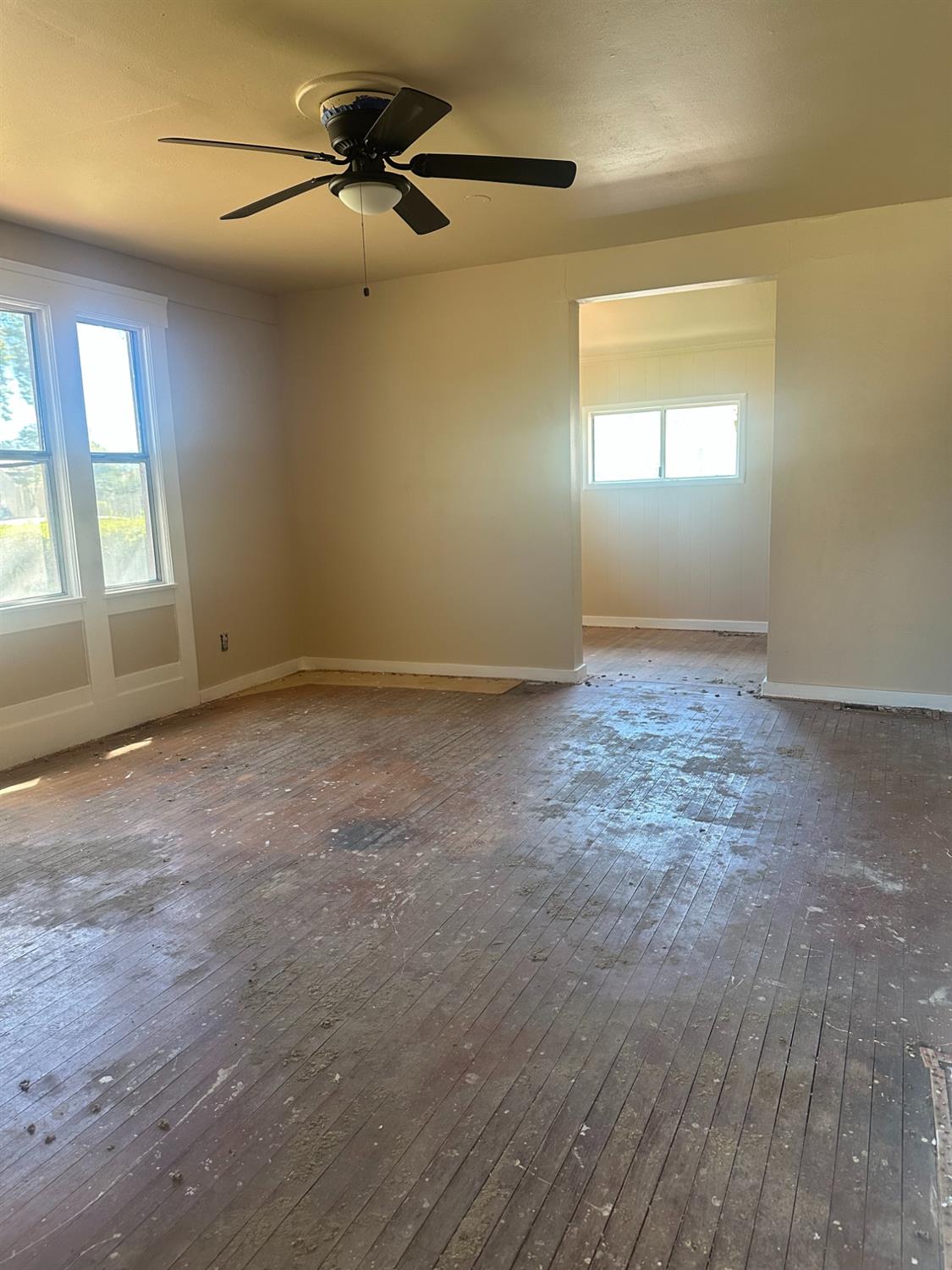 230 N 3rd St, Patterson, CA 95363