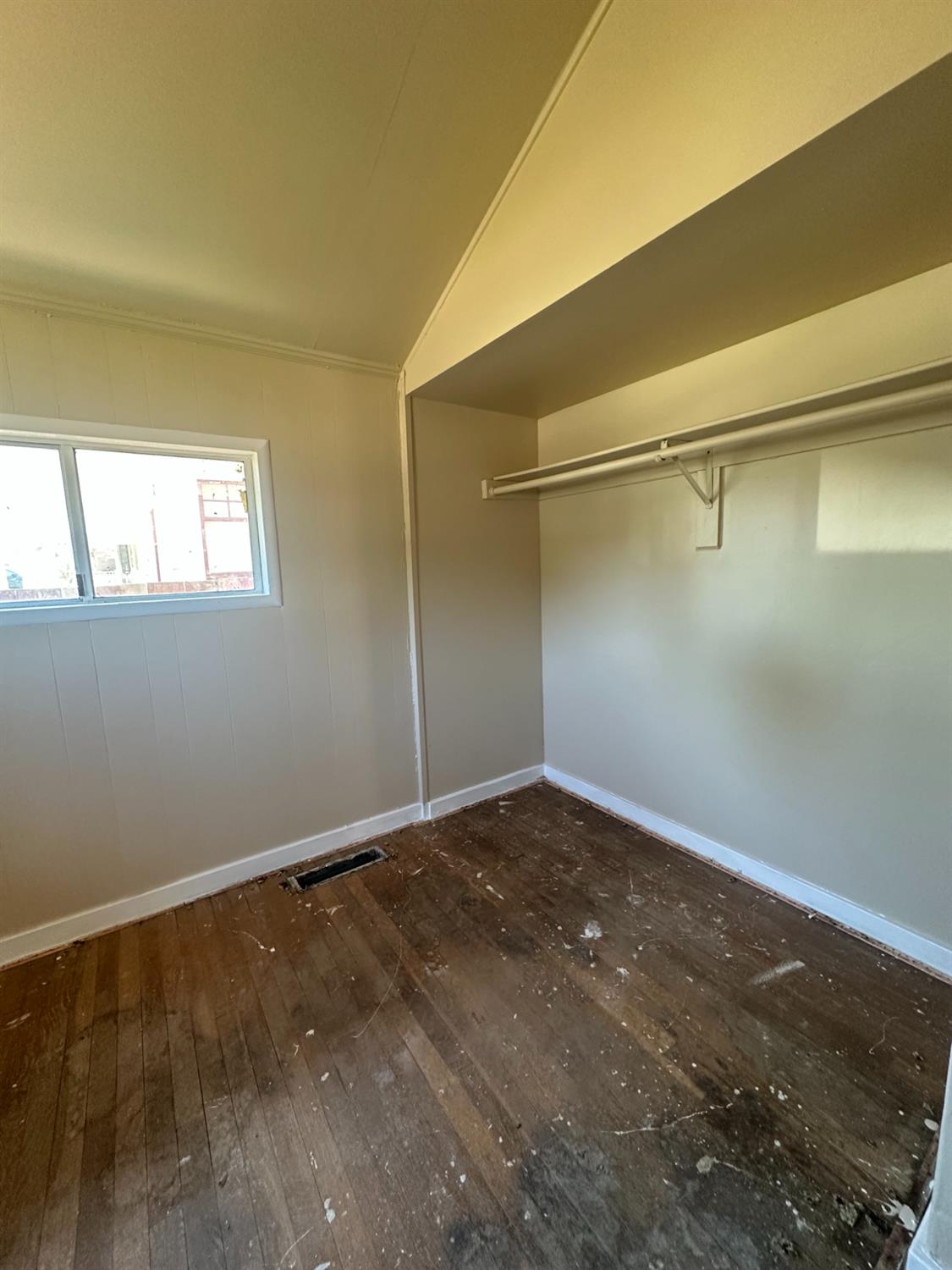 230 N 3rd St, Patterson, CA 95363