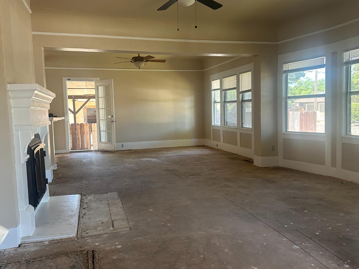 230 N 3rd St, Patterson, CA 95363