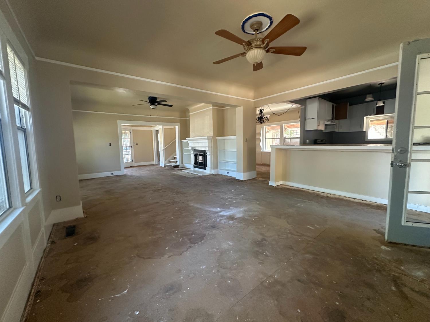 230 N 3rd St, Patterson, CA 95363