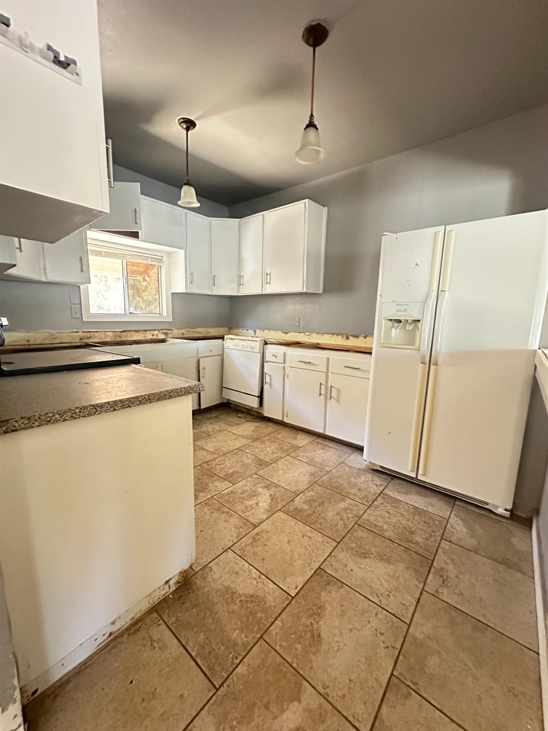 230 N 3rd St, Patterson, CA 95363