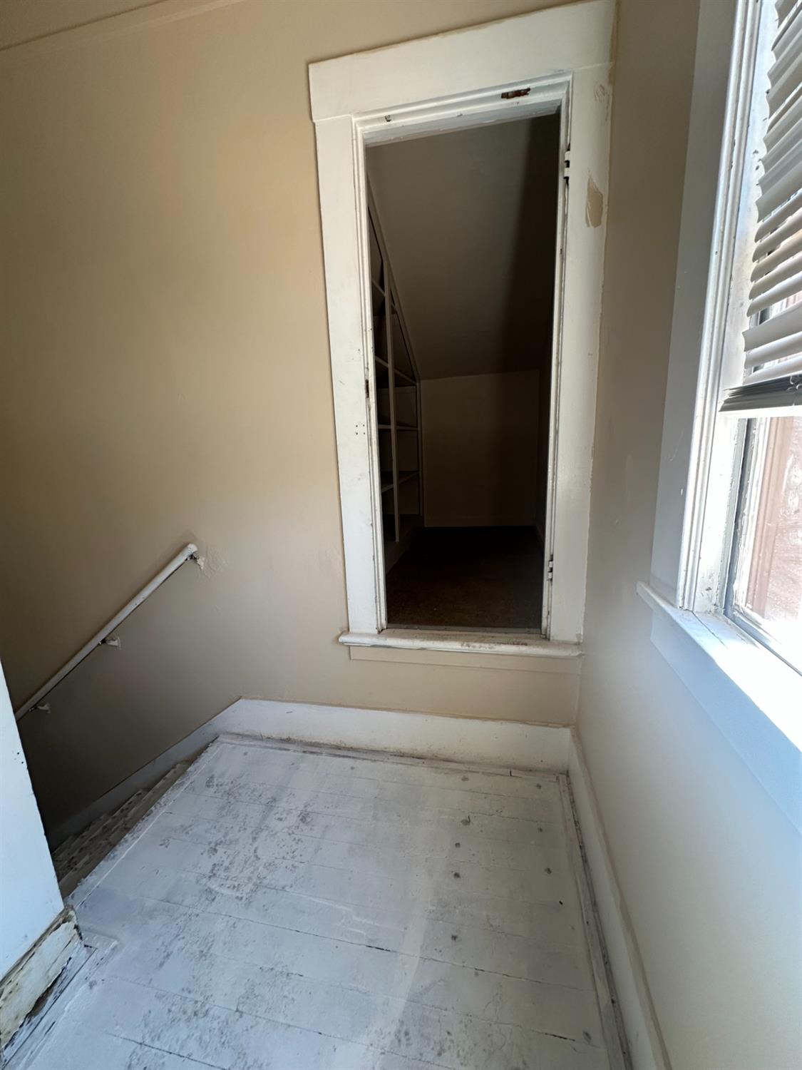 230 N 3rd St, Patterson, CA 95363