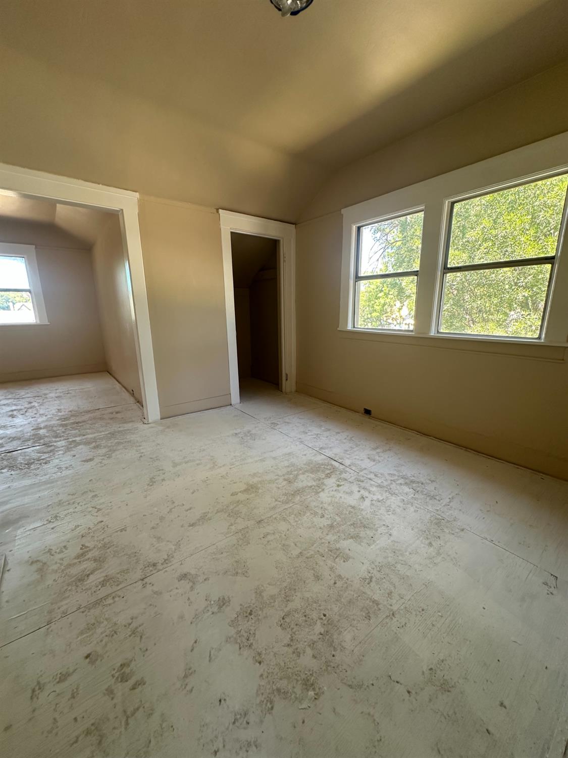 230 N 3rd St, Patterson, CA 95363