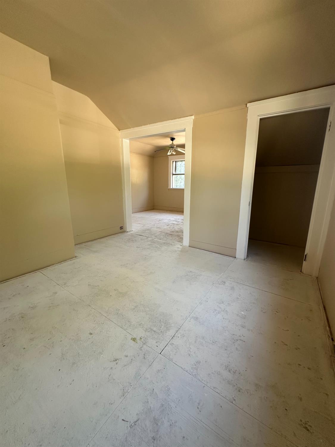 230 N 3rd St, Patterson, CA 95363