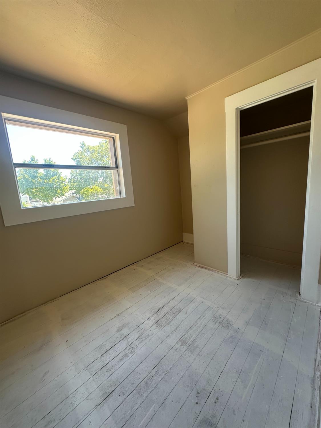 230 N 3rd St, Patterson, CA 95363