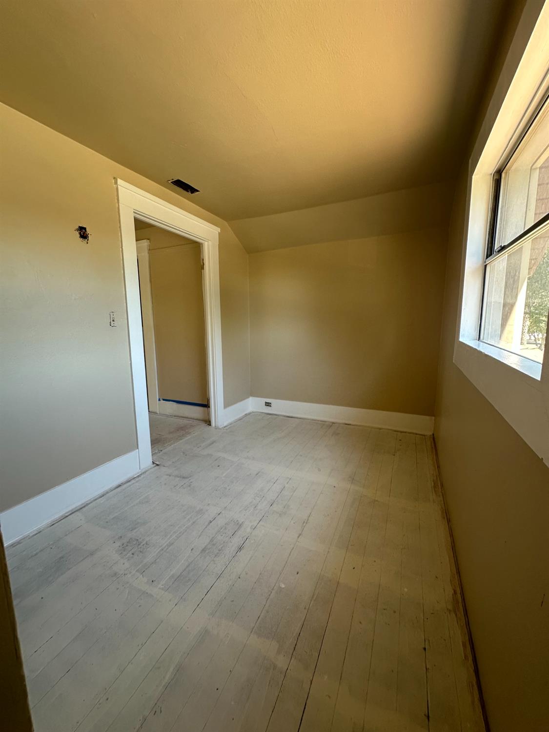 230 N 3rd St, Patterson, CA 95363