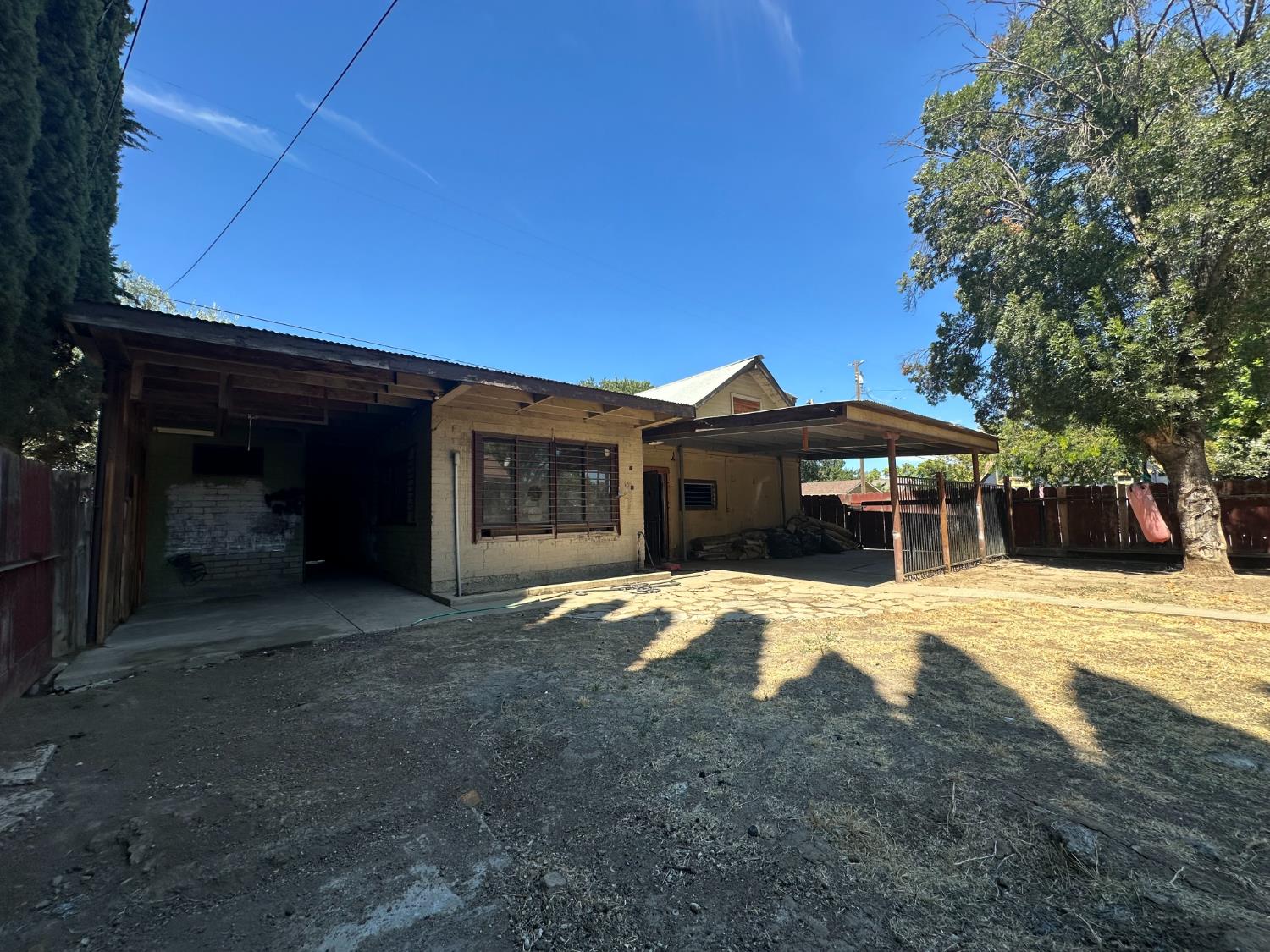 230 N 3rd St, Patterson, CA 95363