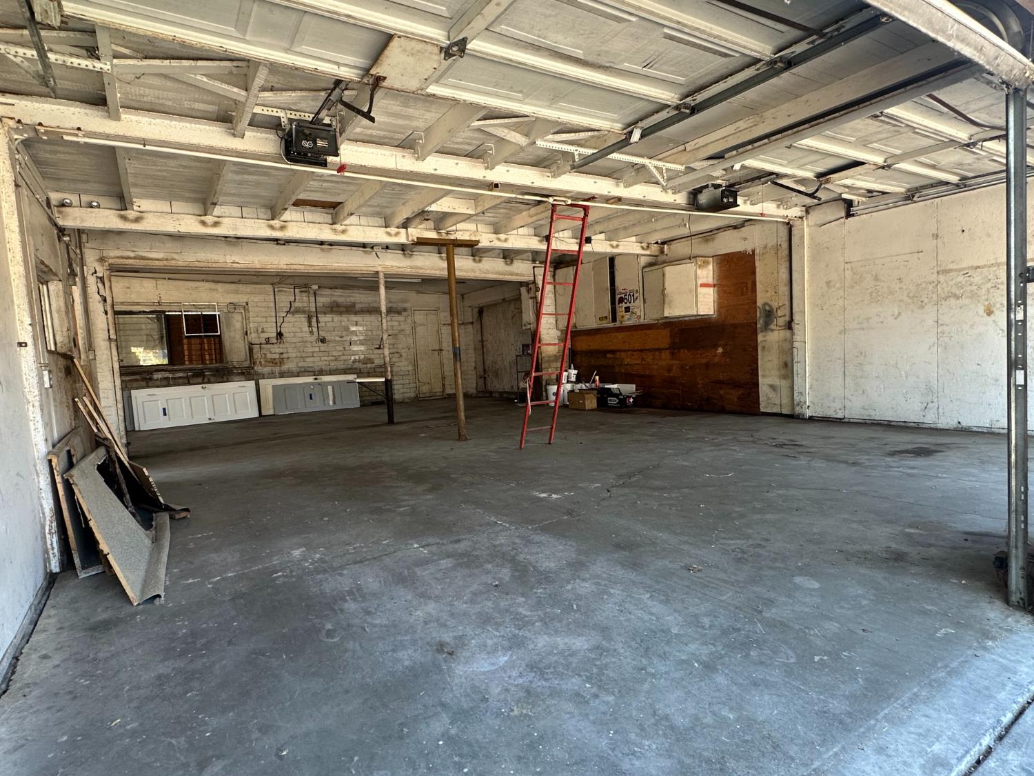 230 N 3rd St, Patterson, CA 95363
