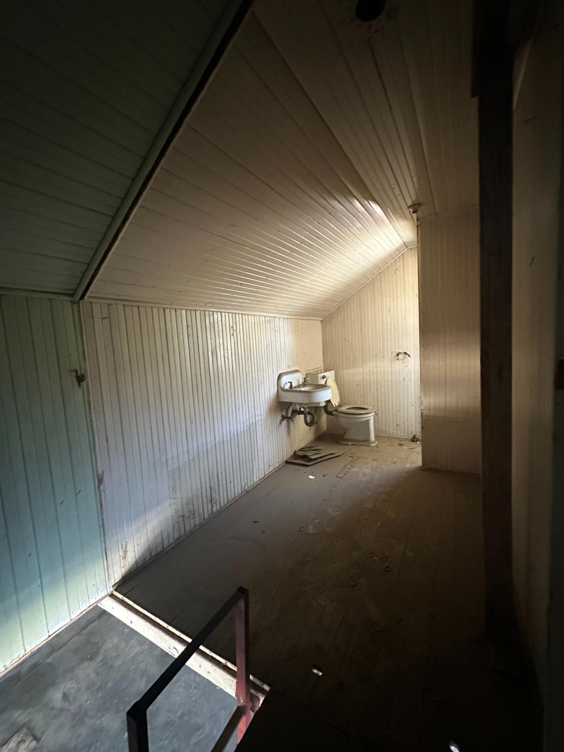 230 N 3rd St, Patterson, CA 95363