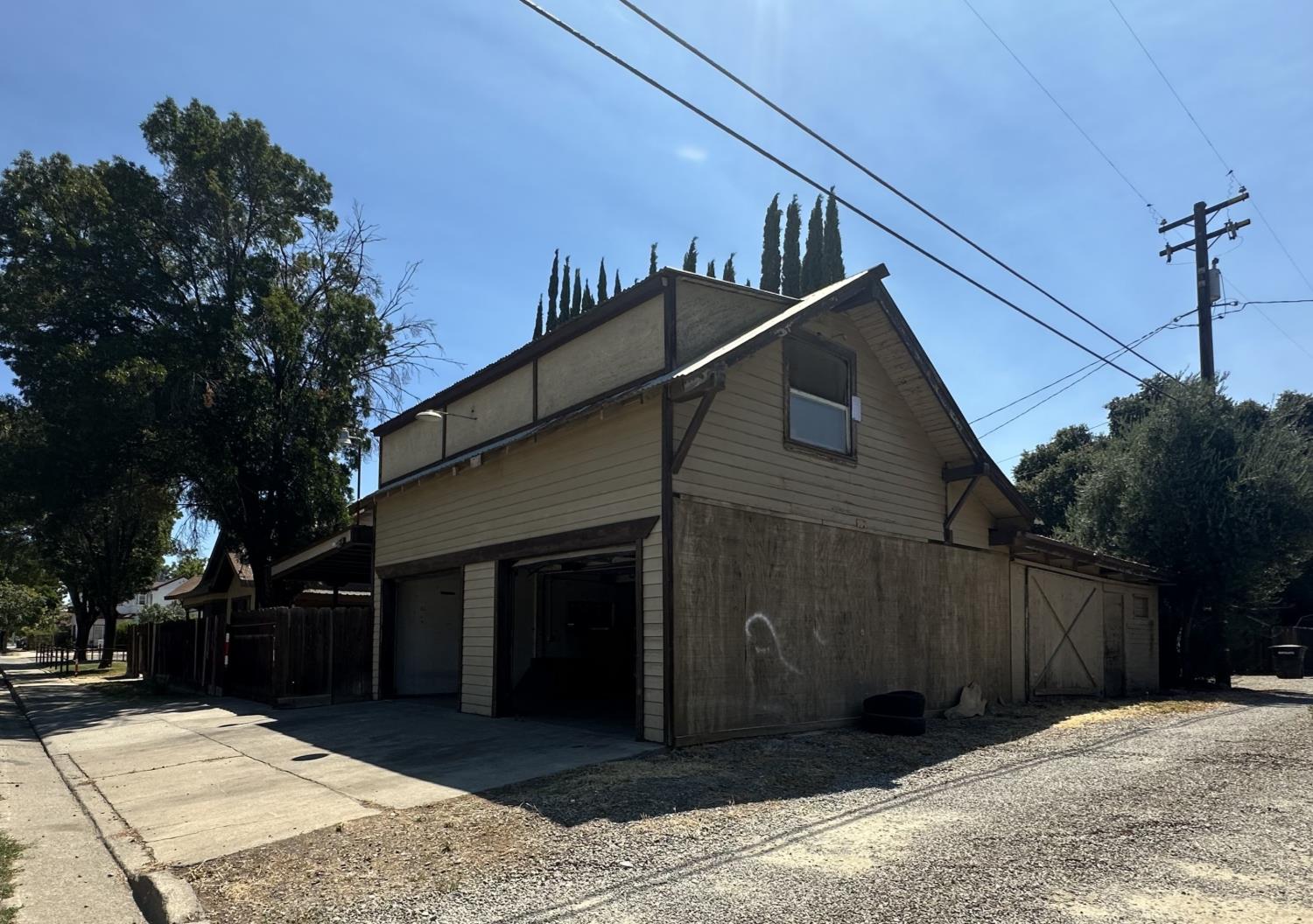 230 N 3rd St, Patterson, CA 95363